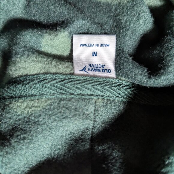 NWT Old Navy Active Warm Fleece Pullover Cropped Funnel Neck Camo Size Medium - Picture 4 of 4